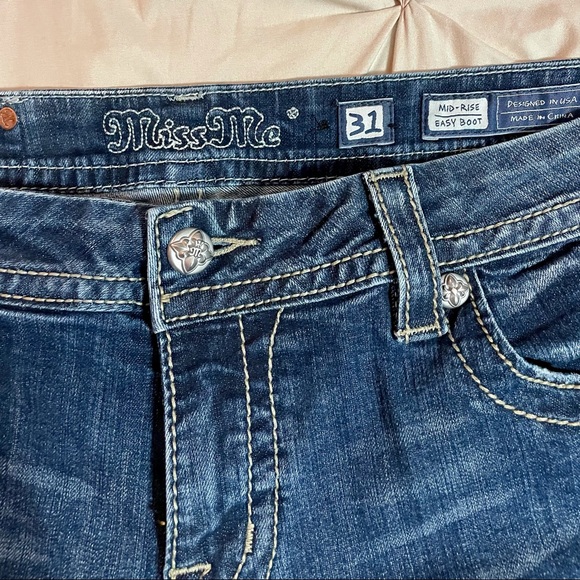 Miss Me Jeans. 31. New without Tags.. Great Shape.. Easy Boot… Cutest Design! - Picture 3 of 5